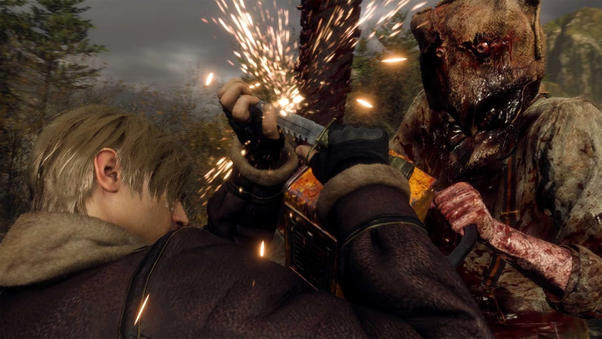 Resident Evil 4 里昂與持電鋸的村民近戰，火花四濺