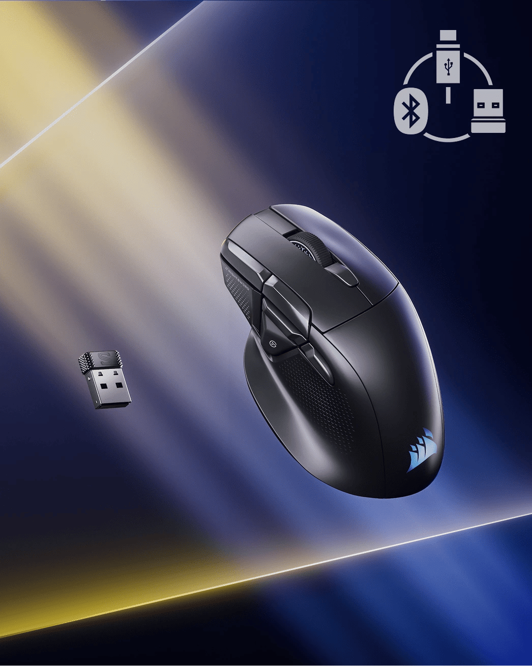 黑色 Corsair Nightsword v2 Wireless SD 與 USB 接收器，標示三模連線