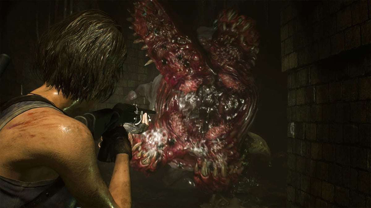 Resident Evil 3 吉兒持槍面對巨大紅色怪物