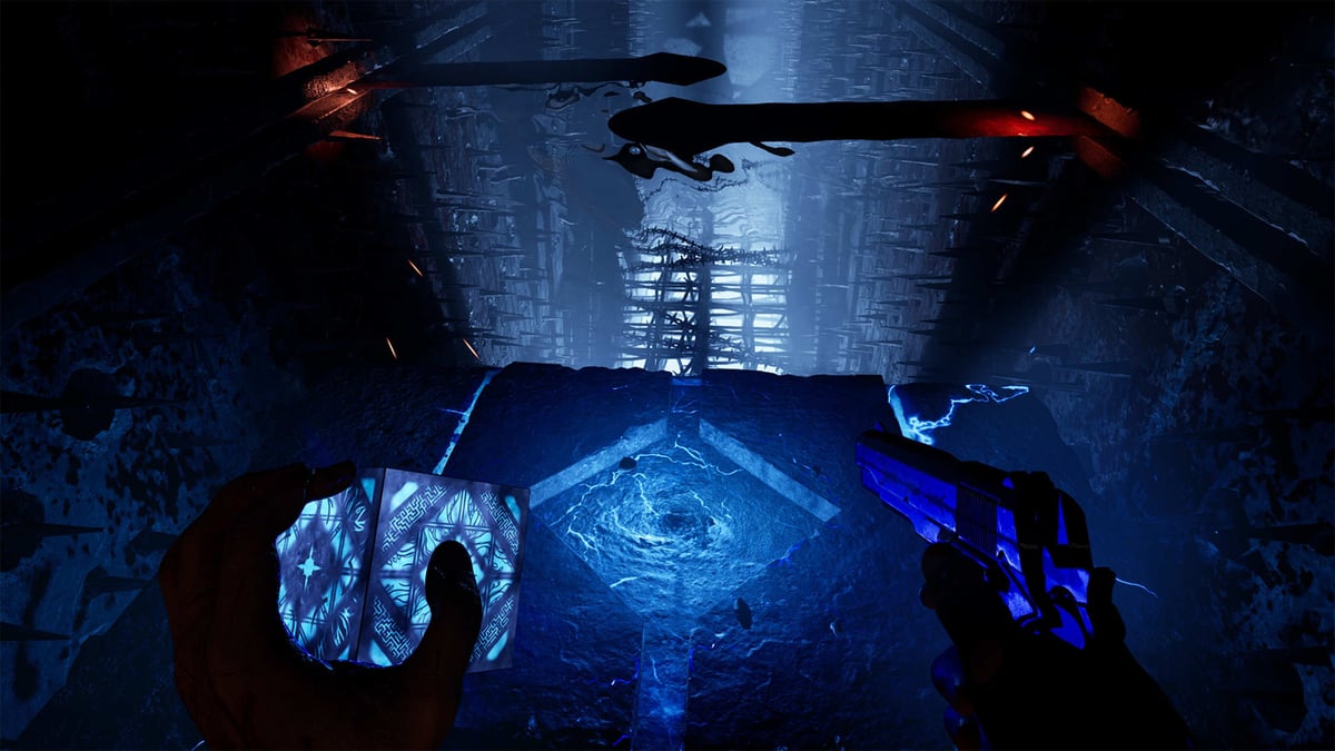 Clive Barker's Hellraiser: Revival 手持發光盒子與手槍面對漩渦