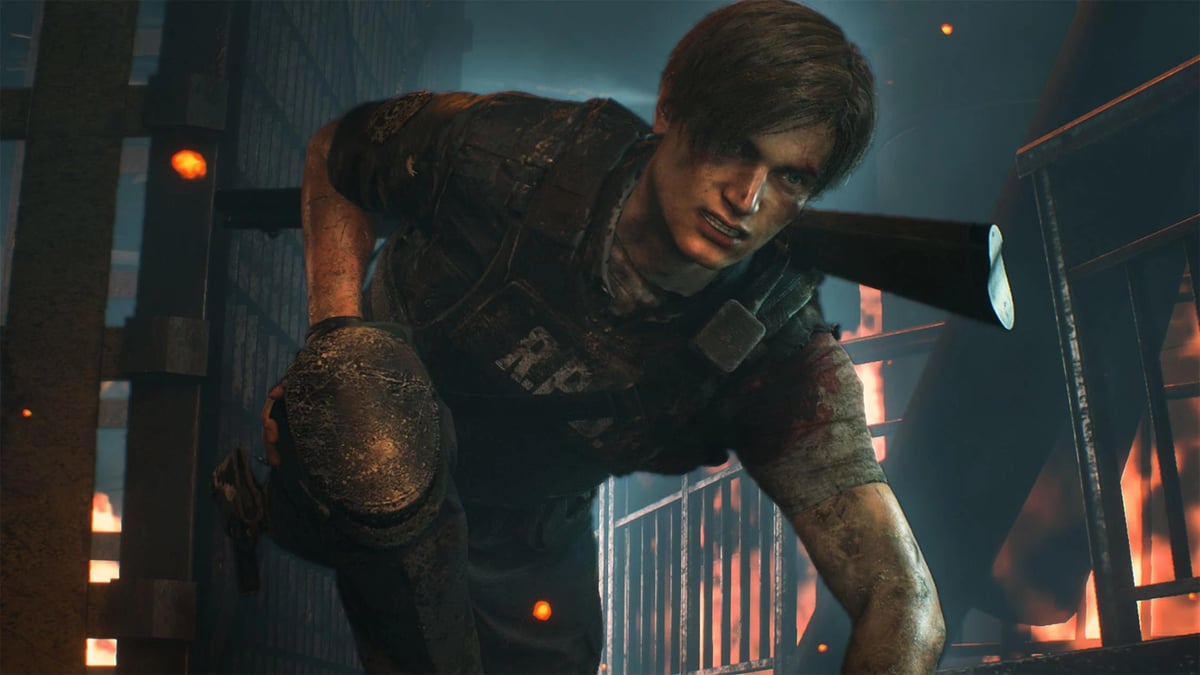 Resident Evil 2 里昂穿防具持槍，背景是火光